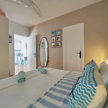 Daire Azur Window Sitges